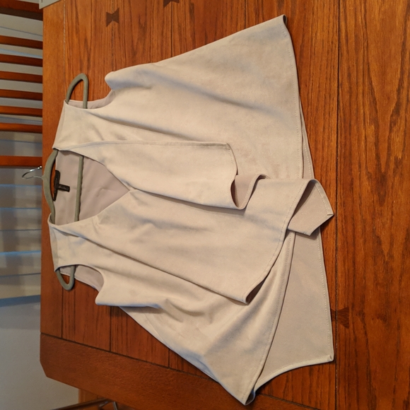 BCBGMAXAZRIA Faux-Suede Sleeveless Asymmetrical Soft Top - Picture 7 of 7